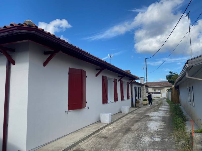 Pose de gouttière en aluminium sur la commune de Gujan-Mestras