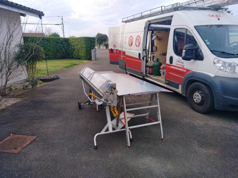 chéneaux en zinc sur une maison située à Biscarrosse