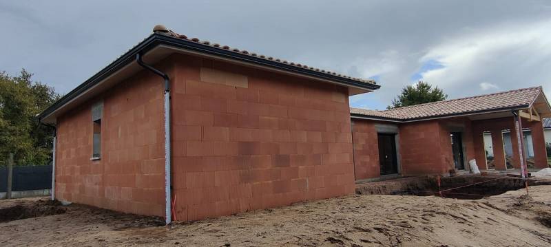 Gouttières sur mesure par Alu Gouttières Bisca pour vos maisons près d'Orx